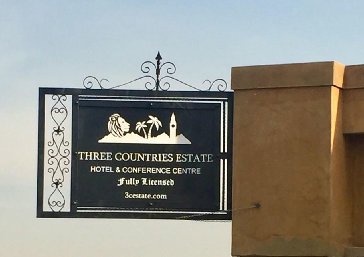 מלון באנוני The Three Countries Estate מראה חיצוני תמונה