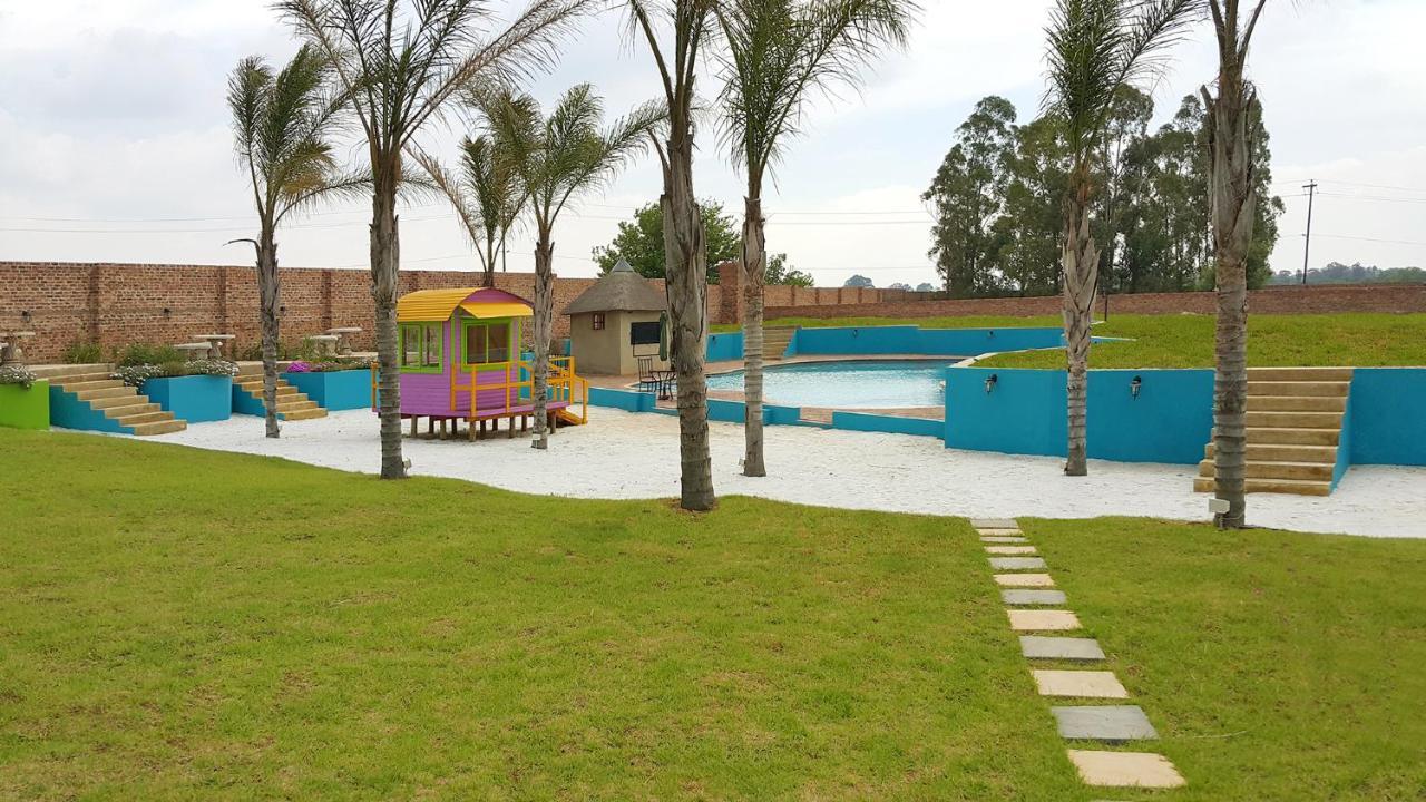 מלון באנוני The Three Countries Estate מראה חיצוני תמונה